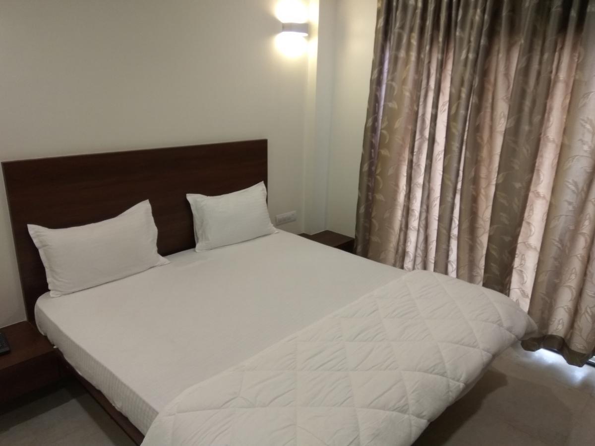 Manasi Inn Satara Eksteriør billede