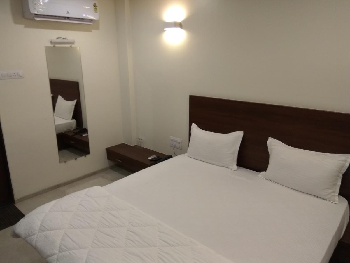 Manasi Inn Satara Eksteriør billede